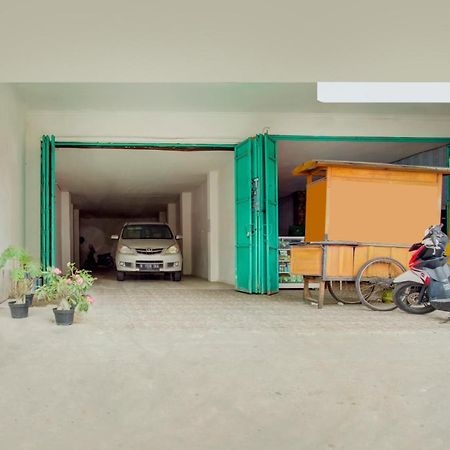 فندق Vaccinated Staff - Spot On 3928 Terrace House Syariah Pondoktjing Dua المظهر الخارجي الصورة