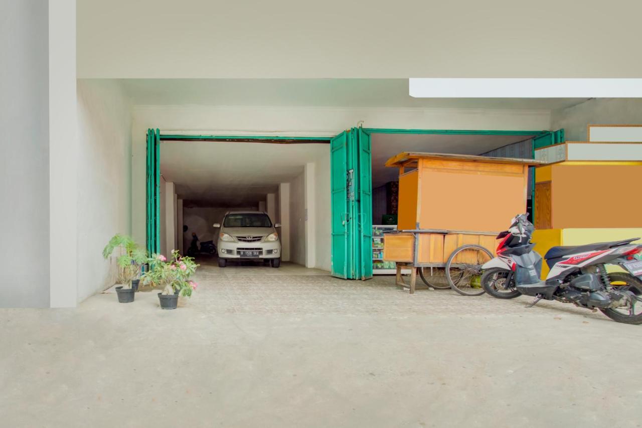 فندق Vaccinated Staff - Spot On 3928 Terrace House Syariah Pondoktjing Dua المظهر الخارجي الصورة