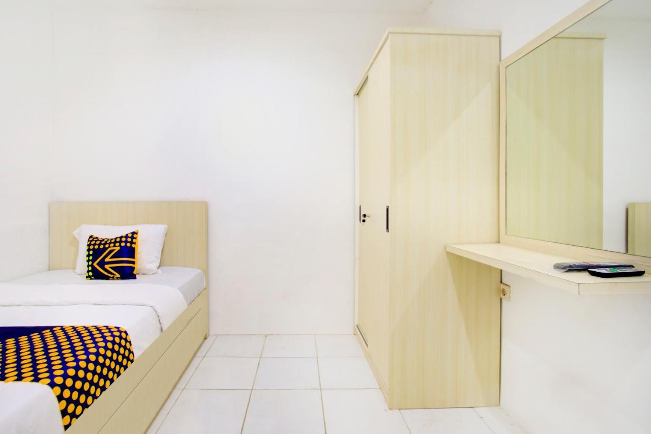 فندق Vaccinated Staff - Spot On 3928 Terrace House Syariah Pondoktjing Dua المظهر الخارجي الصورة